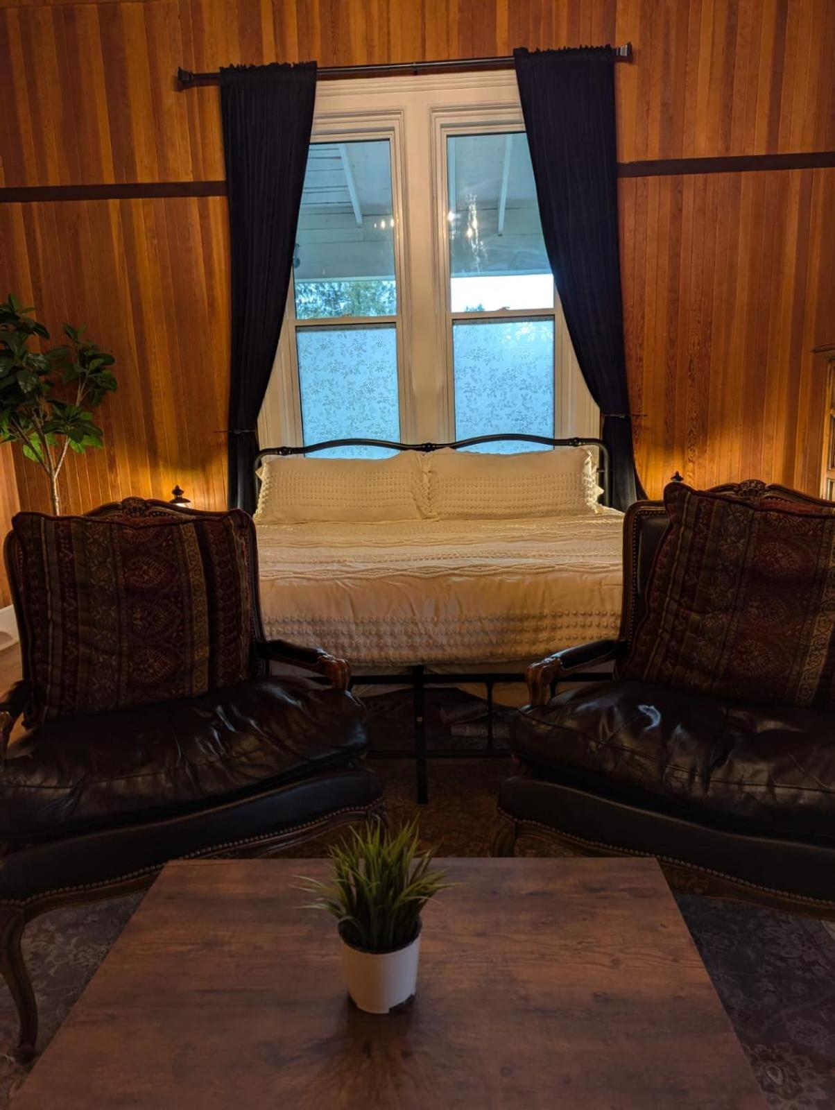 Woodside Farm Country Inn Sooke Esterno foto