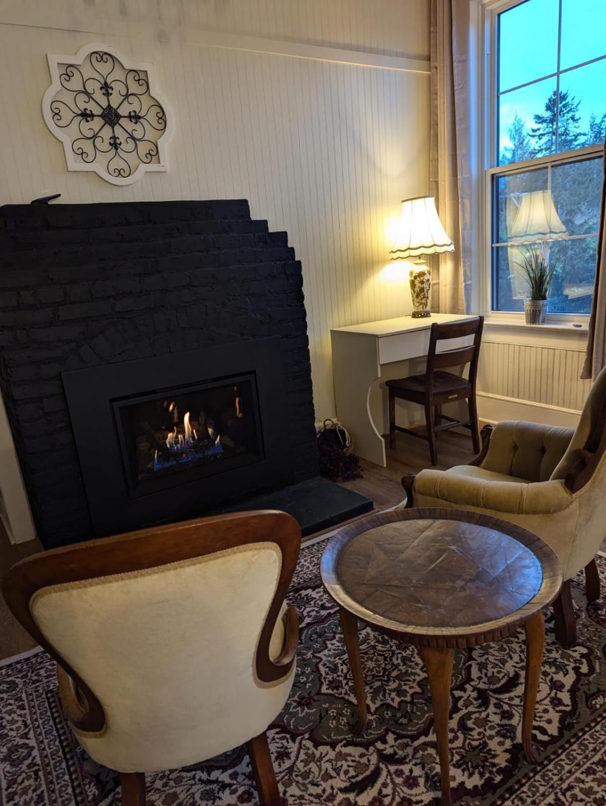 Woodside Farm Country Inn Sooke Esterno foto