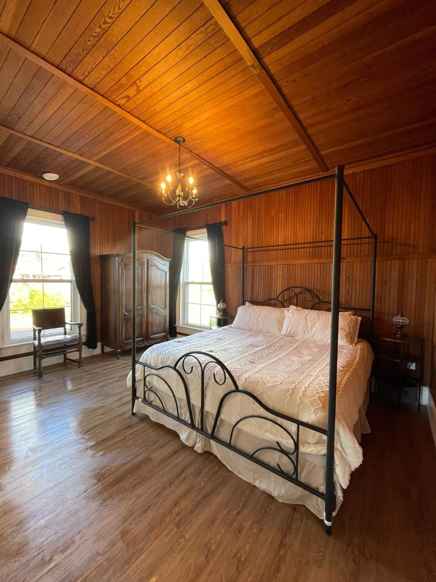 Woodside Farm Country Inn Sooke Esterno foto