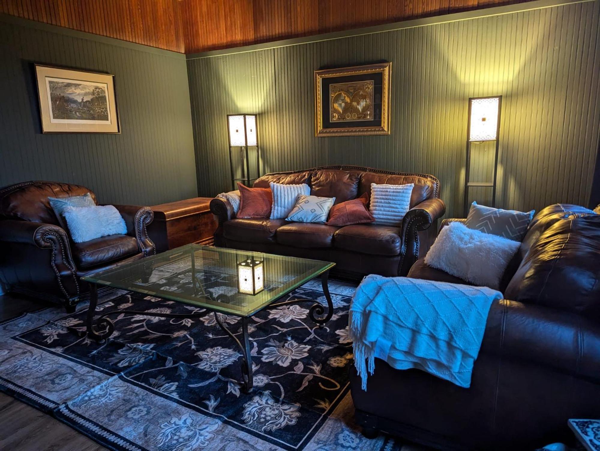 Woodside Farm Country Inn Sooke Esterno foto